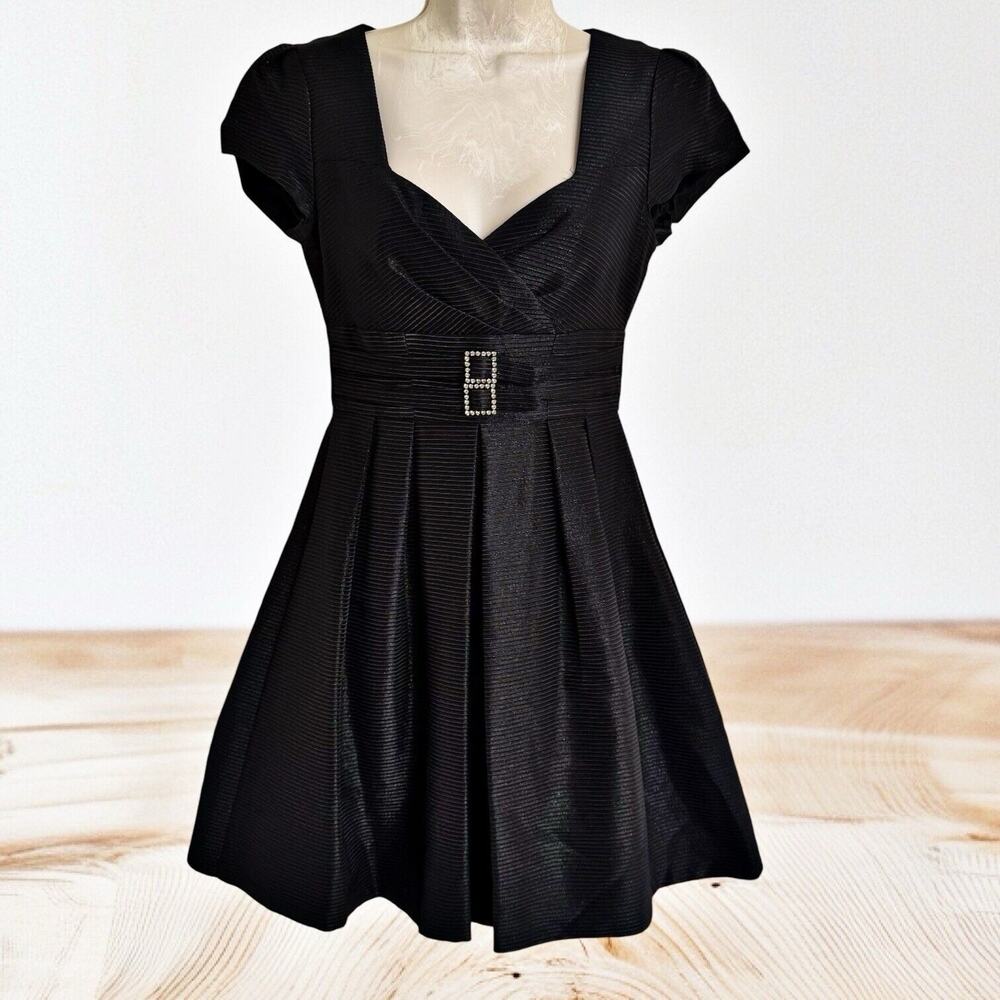 Nanette Lepore Black Midi Dress Sz 2 Fit‎ & Flare Crystal Belt Buckle Textured